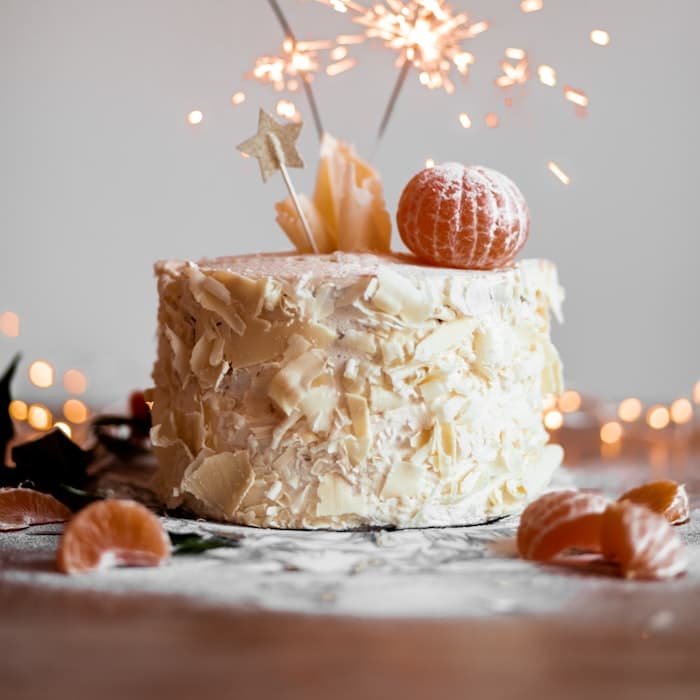 Elegant tiered wedding cake